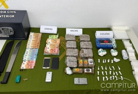 Desmantelado un punto de tráfico de drogas con distribución en Azuaga y la Campiña Sur